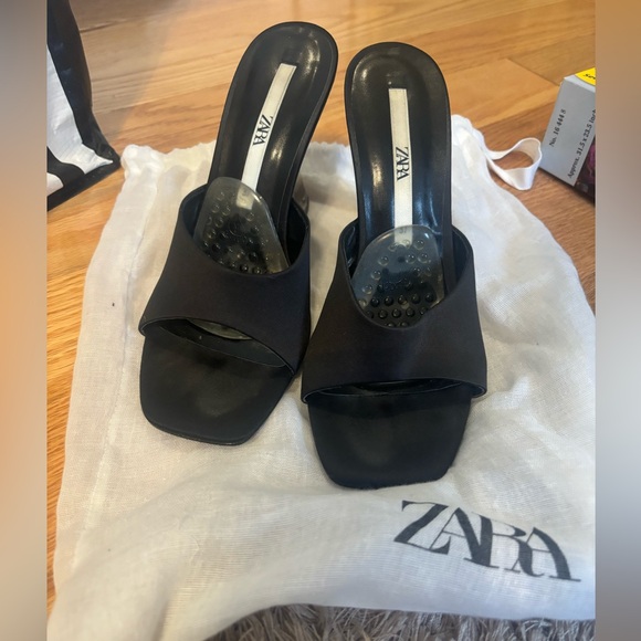 ZARA mules. Size 6. Clear heel (black). Good condition. - Picture 3 of 3